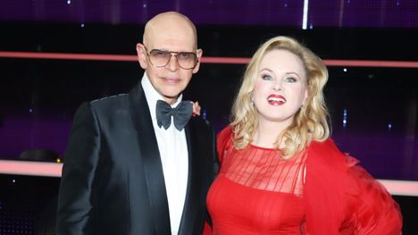 Jorma Uotisen ja Helena Lindgrenin ystävyys on säilynyt läpi vuosikymmenien. Lauantaisin he kokoontuvat yhteen.