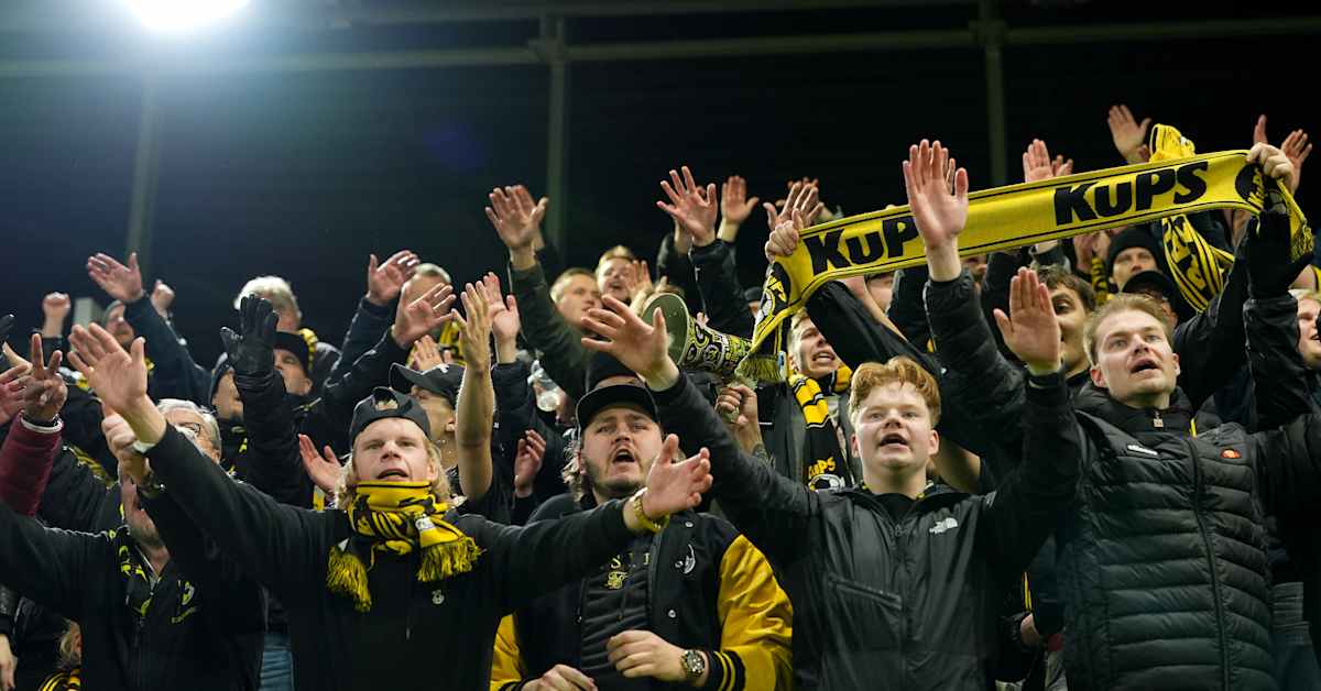 Yli 800 KuPS-fania kannustaa Lontoossa joukkuetta Valioliiga-seuran kotiareenalla | Urheilu