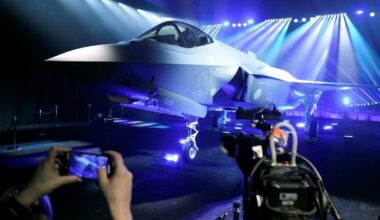 Mihin Suomi tarvitsee kalliita hävittäjiä, kun Ukrainassa sotaa käydään drooneilla? Asiantuntija vastaa | Kotimaa