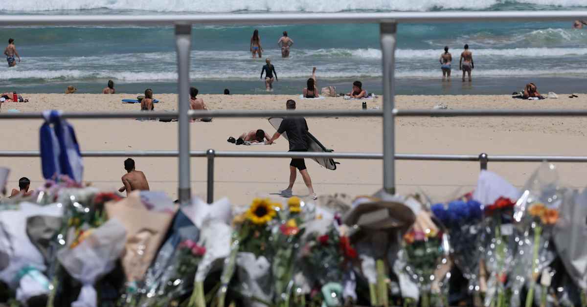 Bondi Beachin joukko­ampumisesta epäillylle kymmeniä syytteitä | Uutisia lyhyesti
