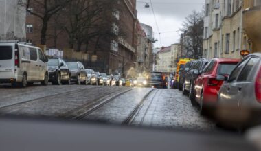 Huolimaton kuski saattaa saada jopa 163 euron maksun Helsingissä: kaupunki suunnittelee rajuja hinnankorotuksia | Uusimaa