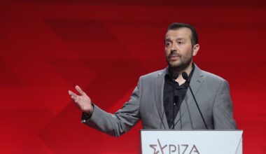 Kreikkalaispoliitikko kävi toimittajien kimppuun baarissa Strasbourgissa | Uutisia lyhyesti