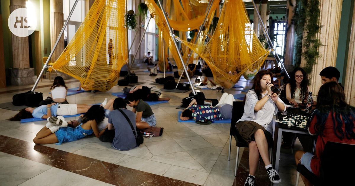 Espanja varautuu tukaliin helteisiin: Julkisiin rakennuksiin tehdään hellesuojia