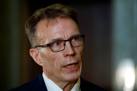 Jukka Kopra syytti oppositiota kohun lietsomisesta.