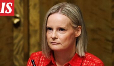 Riikka Purra puolusti kyselytunnilla tulisesti perussuomalaisten kohukansanedustajaa