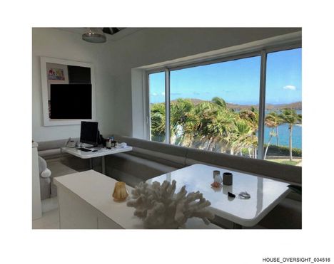 Tällainen näköala avautuu Epsteinin huvilasta hänen omistamallaan Little St. Jamesin saarella Karibialla. Saari on yksi seksuaalirikosten tapahtumapaikoista.