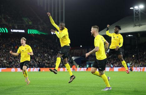 Ibrahim Cisse (toinen vas.) teki KuPSin toisen maalin.