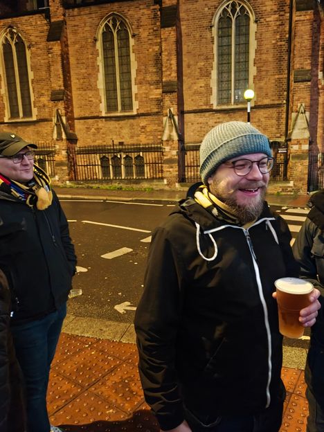 Hymyt olivat herkässä.