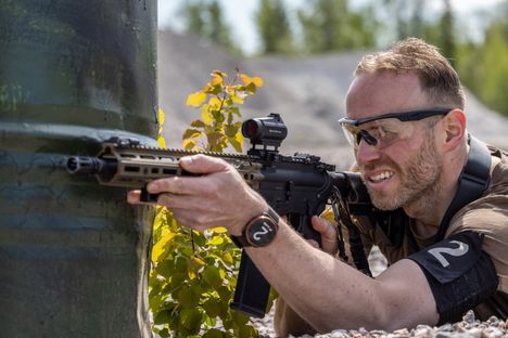 Asetehtävässä ammuttiin rynnäkkökiväärillä kahdeksan laukausta kahdeksaan maaliin. Mika Poutalalta meni vain yksi laukaus ohi.