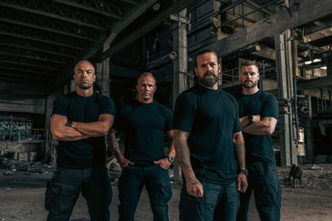 Erikoisjoukot-ohjelman kouluttajat Matias Petäistö (vas.), Jan Knutti, Janne Lehtonen ja Robin Hendry.