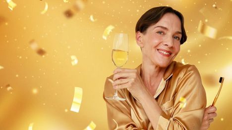 Maria Veitola on yöpynyt jo yli sadan tunnetun suomalaisen kodissa.