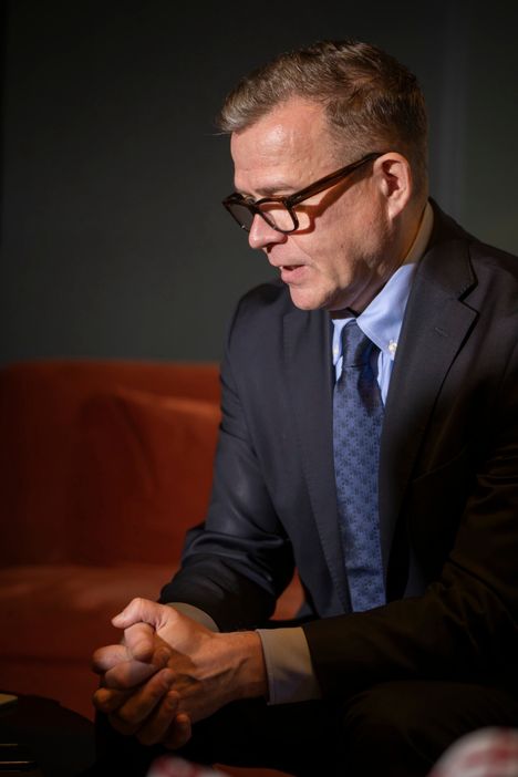 Pääministeri Petteri Orpo (kok) pyysi Suomen suurlähetystöjen kautta anteeksi japaniksi, kiinaksi ja koreaksi kansanedustajien loukkaavia kuvia.