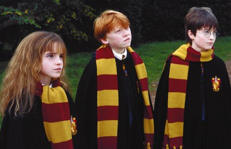 Harry Potter ja viisasten kivi on elokuvasarjan ensimmäinen osa. Pääosissa Emma Watson, Rupert Grint ja Daniel Radcliffe.