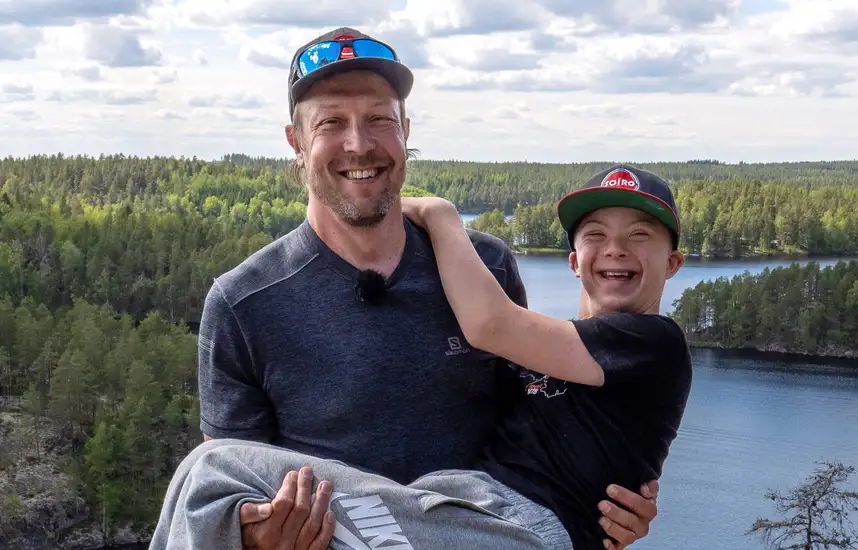 Yökylässä Maria Veitola