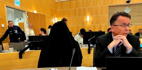 Leif Osvald Lindeman peitti kasvonsa aiemmin käräjäoikeuden istunnossa.