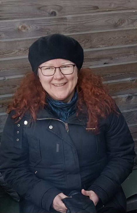 Kristiina Smeds kertoo järkyttyneensä 70-vuotiaan muistisairaan äitinsä kohtelusta.