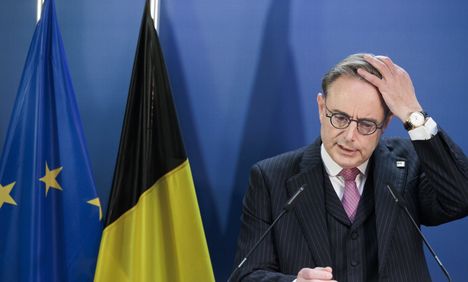 Bart De Wewer onnistui estämään sotakorvauslainan.