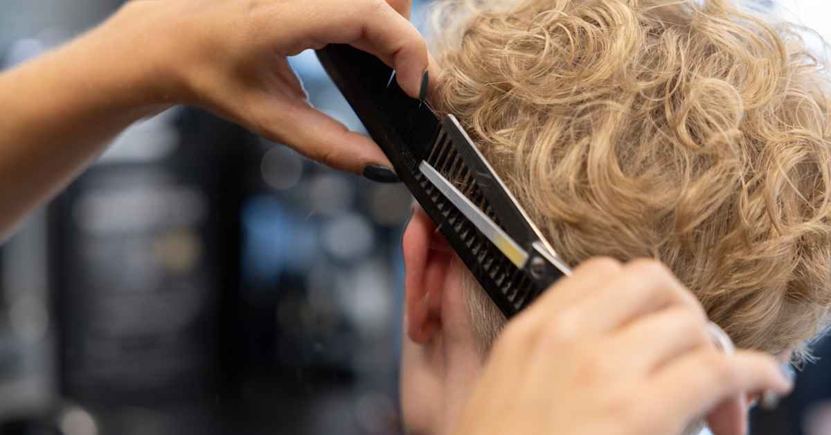 Oppilaan hiukset ”blessattiin” tamperelais­koulussa – poliisi aloitti esitutkinnan | Kotimaa