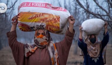 Intian valtio maksaa naisille rahaa ilman ehtoja