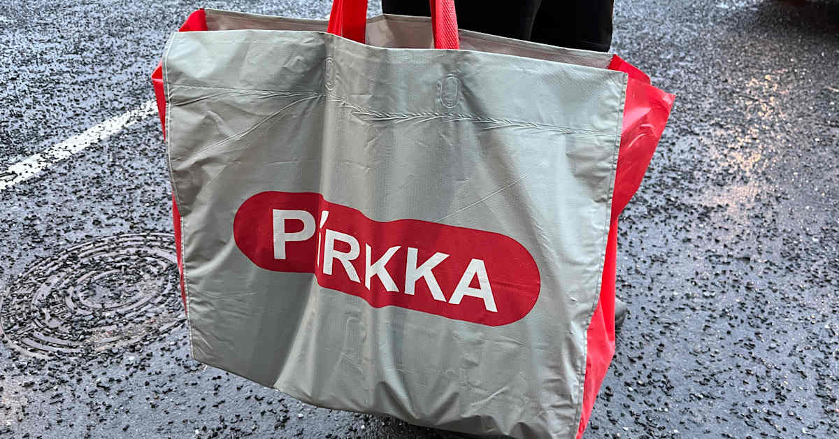 Oulussa sadat hakivat ilmaista jouluruokaa – oululaisäiti: ”Aivan varmasti tulee monelle tarpeeseen näinä aikoina” | Pohjois-Pohjanmaa