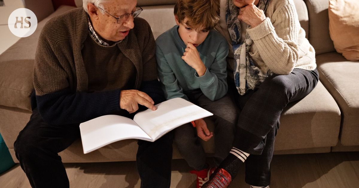 Isabel Tobella, 80, hoitaa lapsenlapsiaan noin 20 tuntia viikossa: ”En osaisi kuvitella toisin”