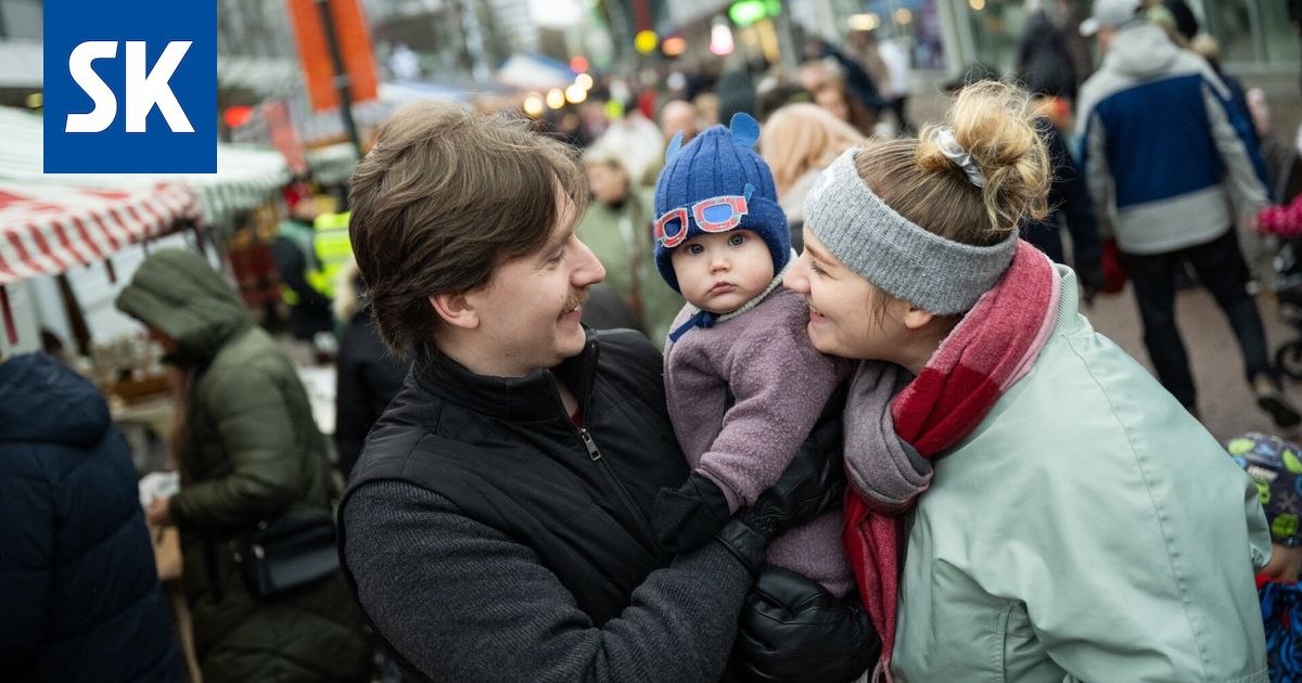 Väki parveili Porin Tuomaan markkinoilla