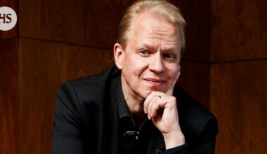 Peter Sandströmin romaani kuvaa ikääntyneen miehen matkaa synnyinseudulleen