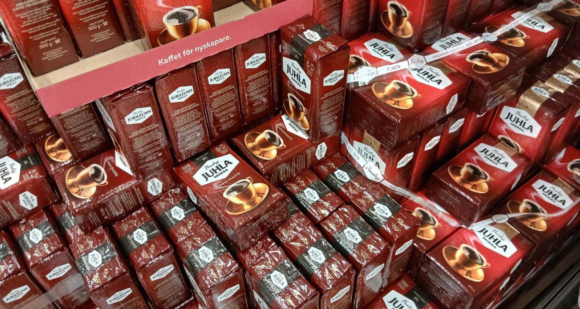 Hämeenkyrössä myös kahvisotaa ilmenee – molemmat S-marketit kauppasivat lauantaina Juhla Mokkaa 3,95 paketti ja toisilla se oli lähempänä kymppiä – mutta entäs sitten se mobiilietu älypuhelimissa !