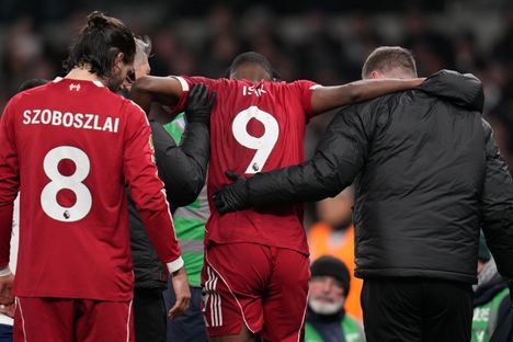 Alexander Isak satutti jalkaansa.