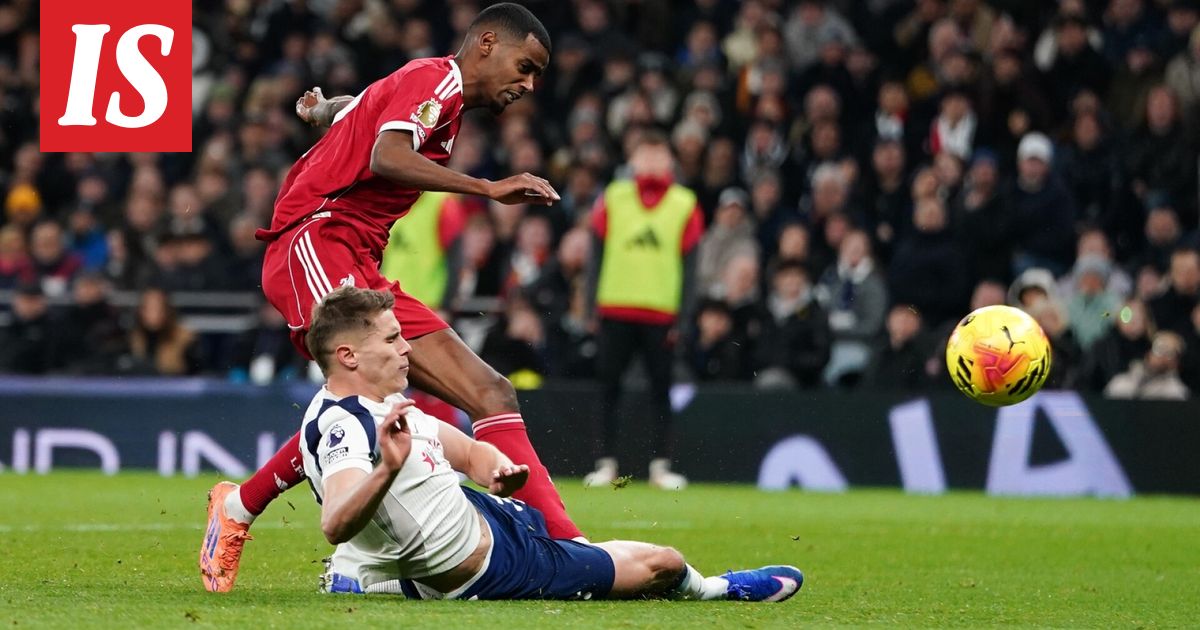 Alexander Isak iski voittomaalin – Liverpool voitti Valioliigan huikean draaman