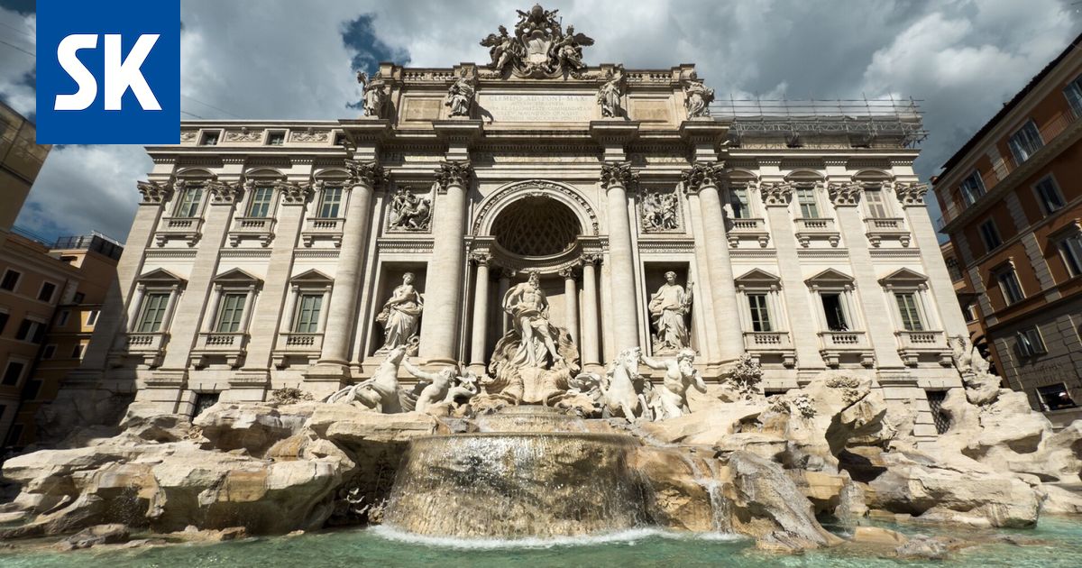 Kohta täytyy maksaa, jos haluaa nähdä läheltä Rooman tunnetuimman suihkulähteen