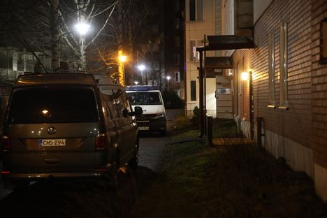 Paikalla oli useita partioita sekä teknisen tutkinnan auto.