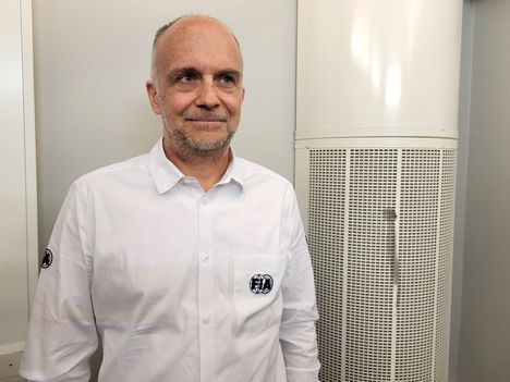 Kansainvälisen autoliiton FIA:n tekniikka- ja turvallisuuspäällikkö Xavier Mestelan Pinon, 54, on puuhannut uudistusta rallin MM-sarjaan.