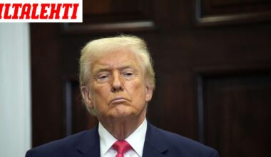 Kuva Trumpin työpöydästä hämmentää – Kova väite syksyn tapahtumista