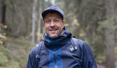 Mikko Peltola opettelee hirvien houkuttelun taidon Luumäellä