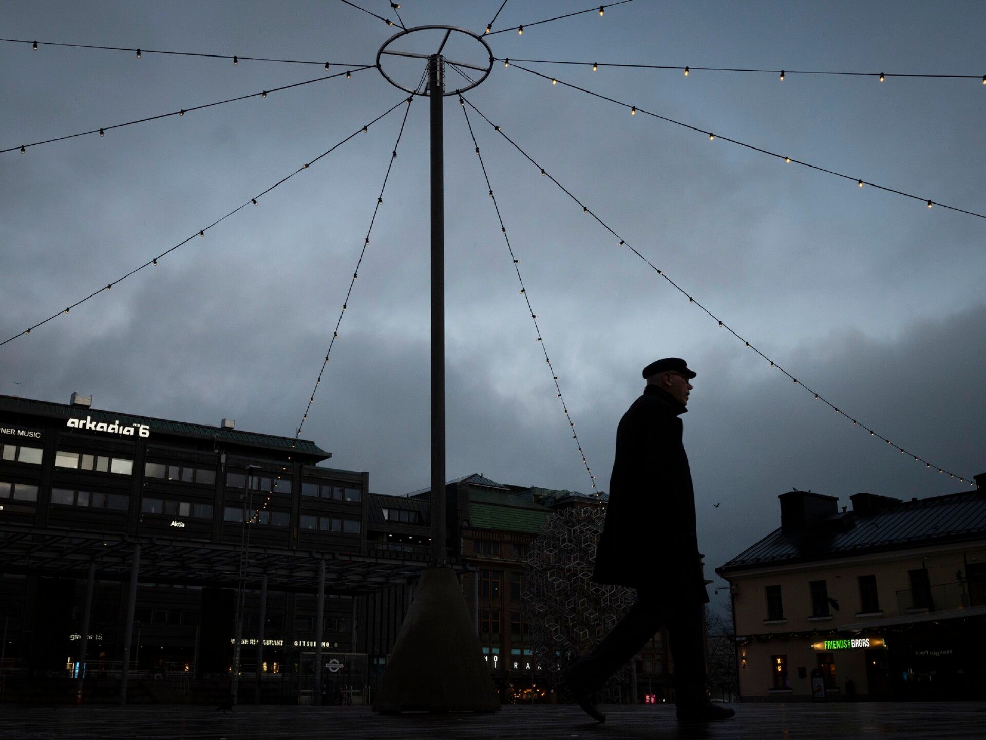 Narinkkatori kello 9.23.