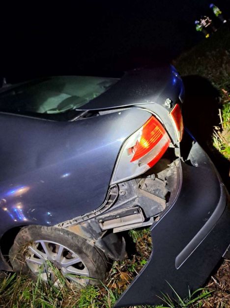 Turma-auto kuvattuna takaapäin.