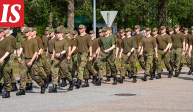 Lakimuutos: Armeijan reservi-ikä kasvaa jopa 15 vuodella