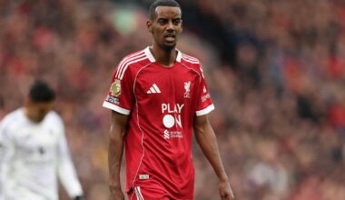 Isak leikkauspöydällä – Liverpoolin hyökkäysongelmat syvenevät | Urheilua lyhyesti