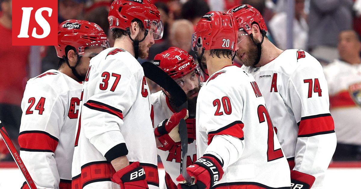 NHL: Seth Jarvis ja Jaccob Slavin loukkaantuivat