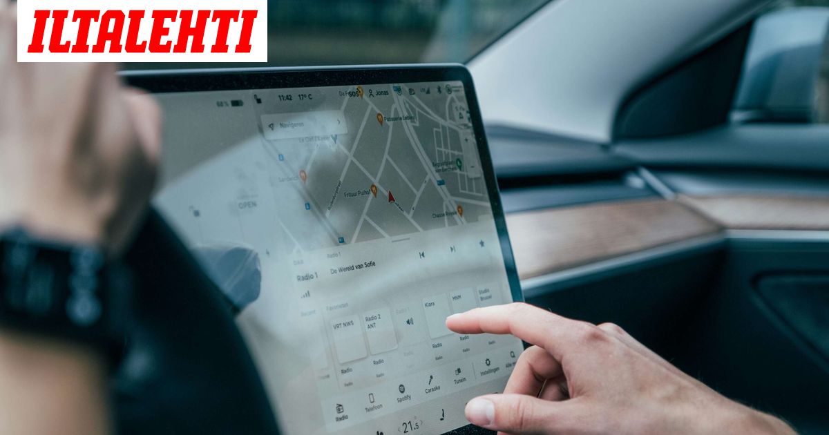 Nyt se selvisi – Tästä syystä kosketusnäytön käyttö ajon aikana on niin vaarallista