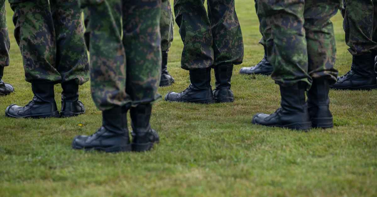 Kasarmilla humalassa metelöinyt varusmies uhkaili käräyttäjäksi epäilemäänsä kuolemalla – oikeus rapsautti sakkotuomion | Satakunta