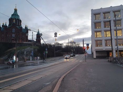 Vuotopaikka on Helsingin kuuluisien nähtävyyksien välissä.