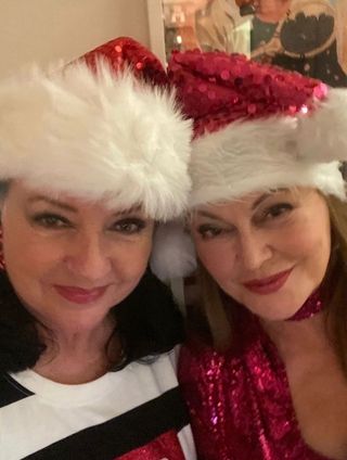 Kati Kaivanto ja Anne Marjelund olivat mukana Hedmanien joulujuhlissa aiemmin. Kaivanto osallistuu juhliin tänäkin vuonna.