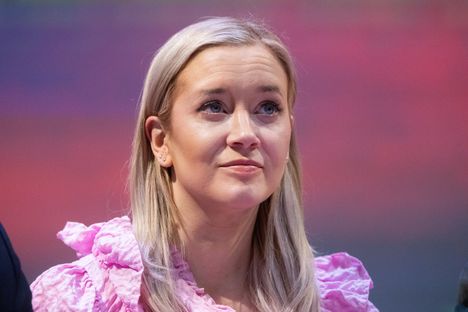 Sofia Virran jouluun kuuluu Rappakalja-peli veljien kanssa huonon huumorin säestämänä. Tänä jouluna Virran alle vuoden ikäinen Urho-koira järjesti yllätyksen