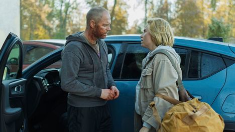 Oxenilla (Jacob Lohmann) ja Margrethella (Josephine Park) on vastassaan vaikutusvaltaisia voimia.