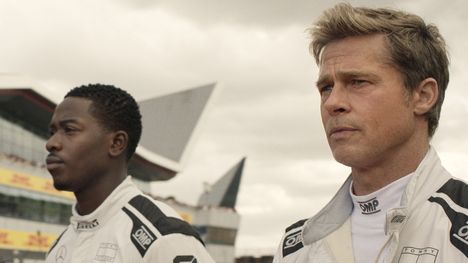 Nuori F1-kuski Joshua Pearce (Damson Idris) joutuu kilpa-ajoelokuvassa kestämään kokeneen Sonny Hayesin (Brad Pitt) nokittelua.