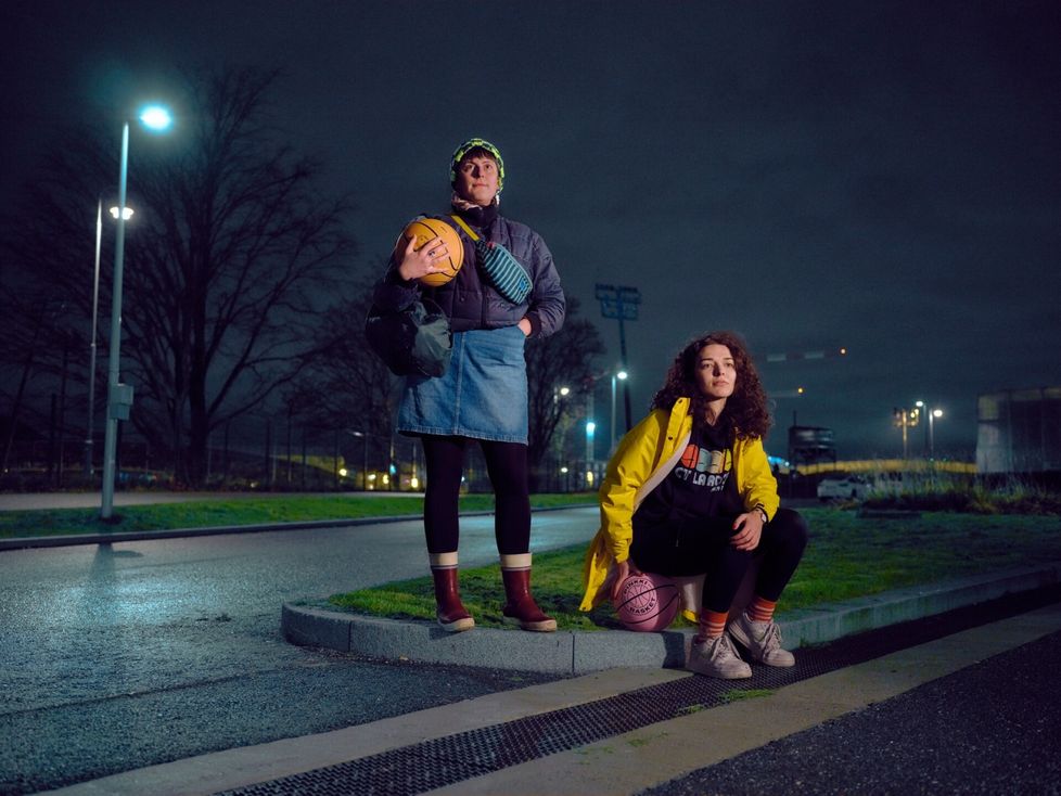 Nóri Varga ja Kristina Marković treenaavat koripalloa viikoittain. He ovat osa joukkueen humoristista "Balkanin blokkia".