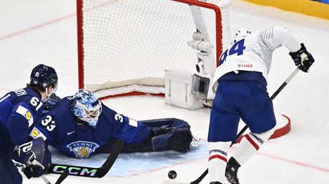 Bozon iski maalin Suomen verkkoon kevään MM-kisoissa.