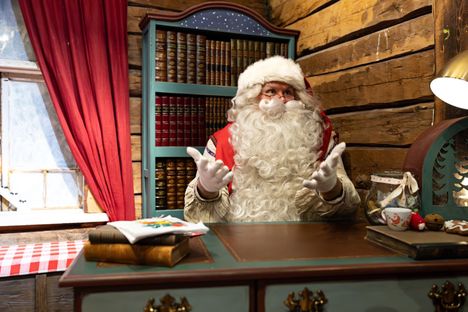 Napapiirillä sijaitseva joulun ihmemaa, Joulupukin Pajakylä, on suosittu matkailukohde.